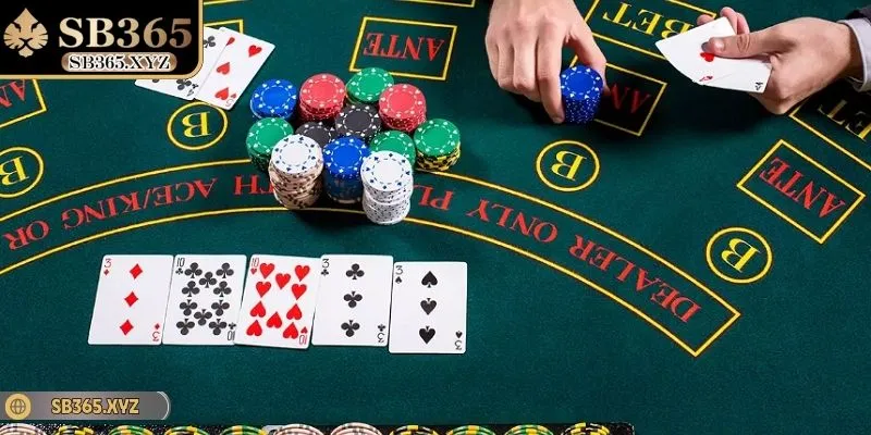 Cách chơi Poker theo từng vòng kết hợp với các hành động